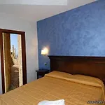 Teocrito Hotel