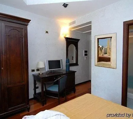 Hotell Teocrito