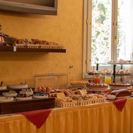 Teocrito Hotel 3*