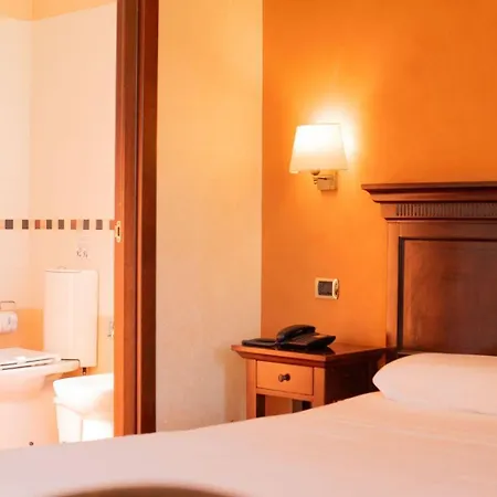 Teocrito Hotell 3*