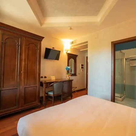 Hotel Teocrito 3*